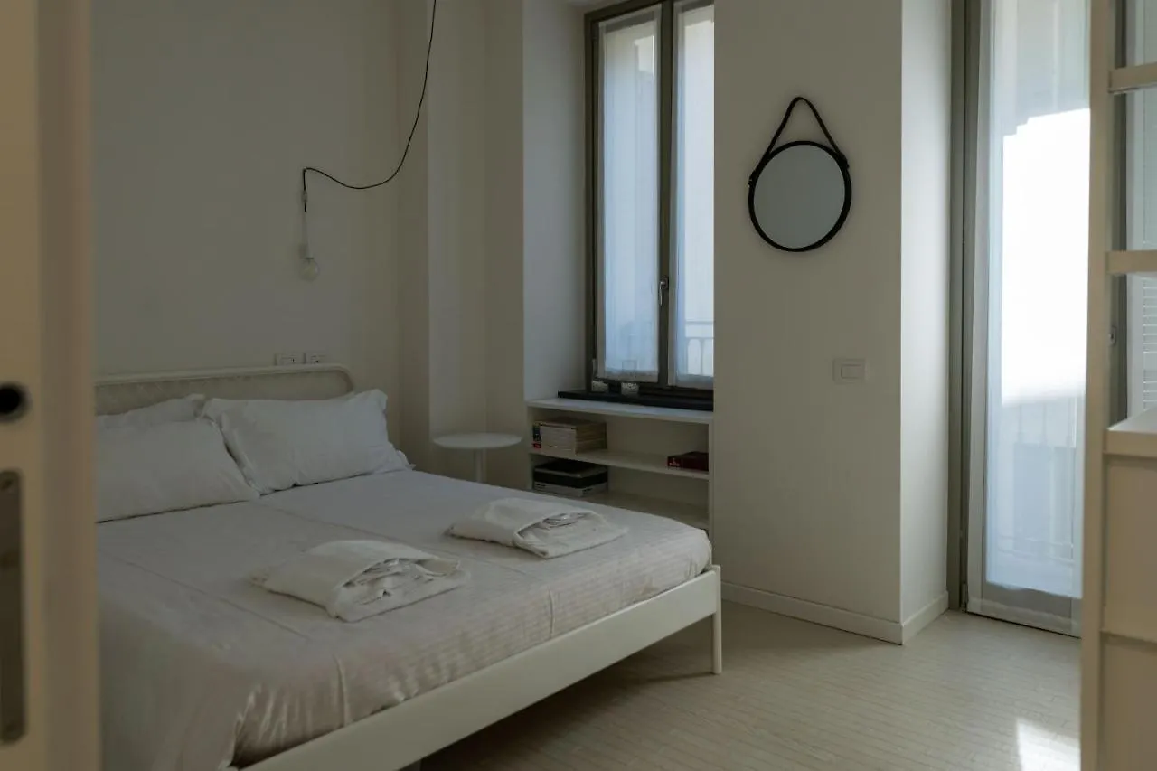 L'Arche Canonica - Pretty Little House Apartment Milan Italy